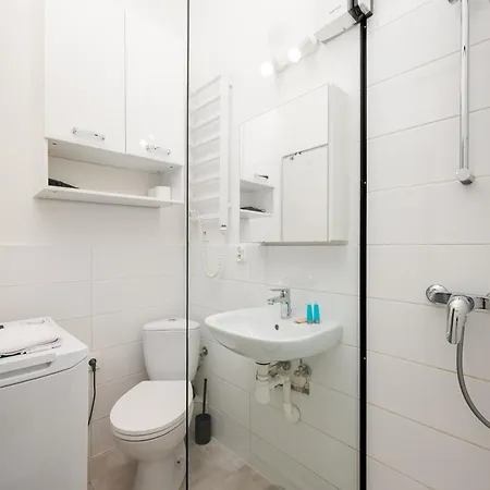 Saska Kepa Lavish By Bookinghost *