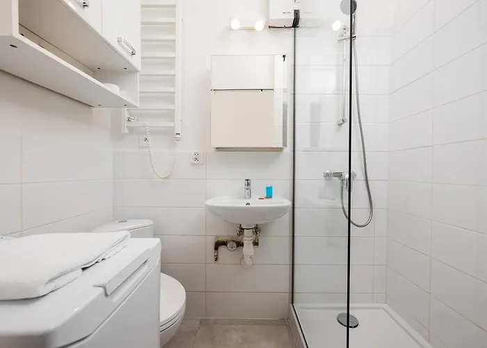 Apartment Saska Kepa Lavish By Bookinghost